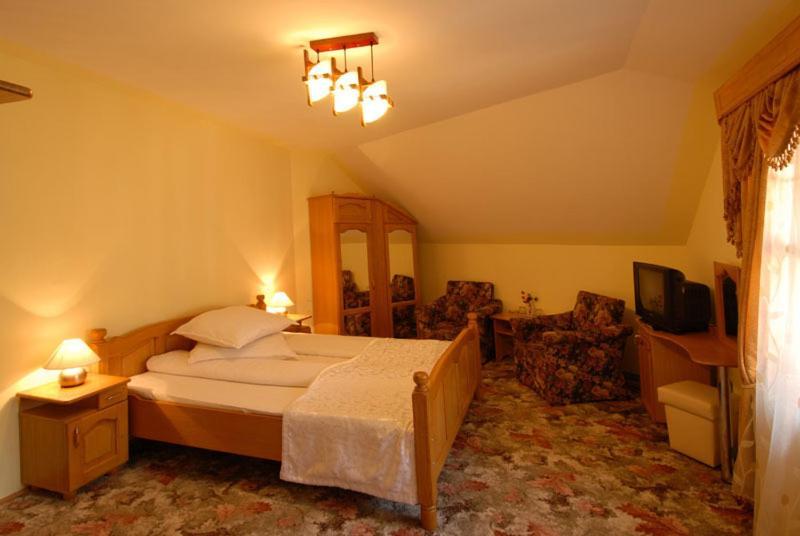Villa Hera Baile Herculane Bagian luar foto