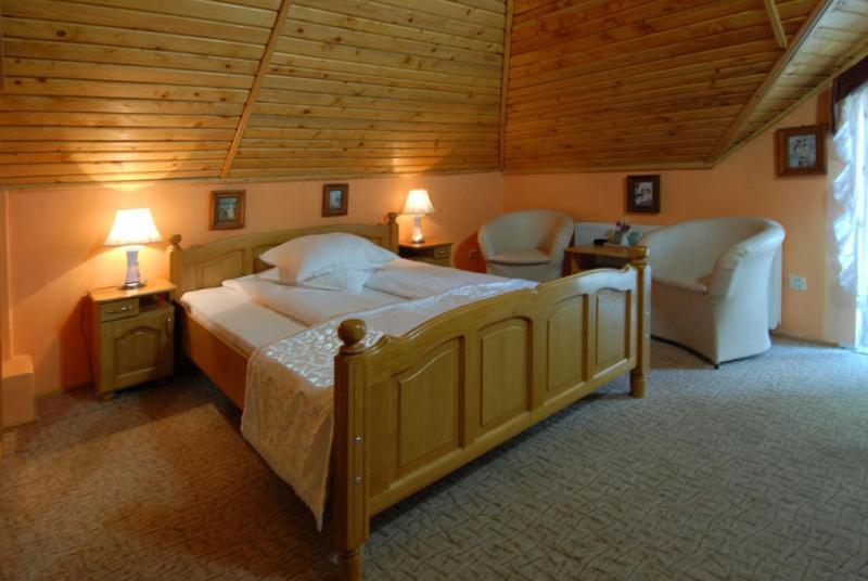 Villa Hera Baile Herculane Bagian luar foto
