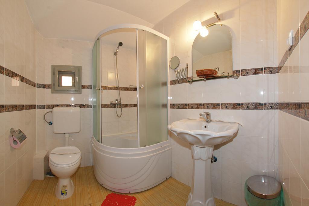 Villa Hera Baile Herculane Bagian luar foto