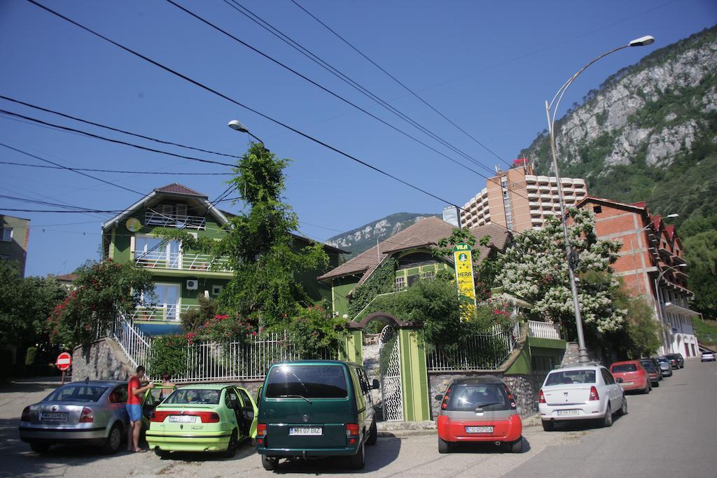 Villa Hera Baile Herculane Bagian luar foto