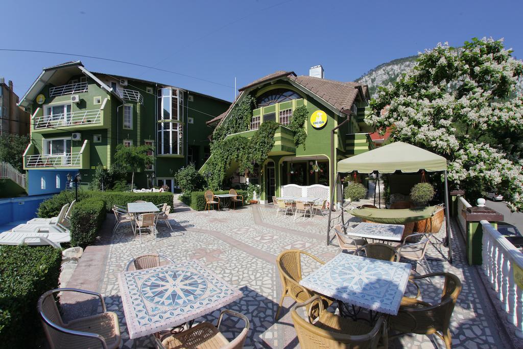 Villa Hera Baile Herculane Bagian luar foto